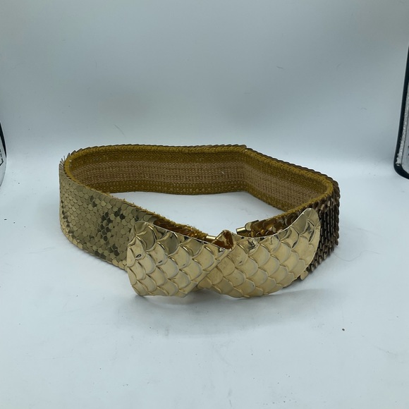 “VINTAGE MCM FISH SCALE GOLD BELT”. - Picture 9 of 16